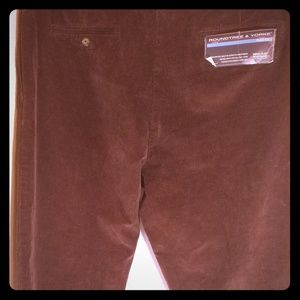 Roundtree & Yorke Classic Fit Men Pants